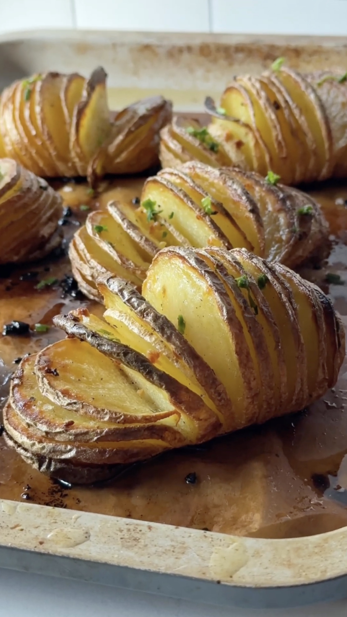 Crispy Garlic Butter Hasselback Potatoes